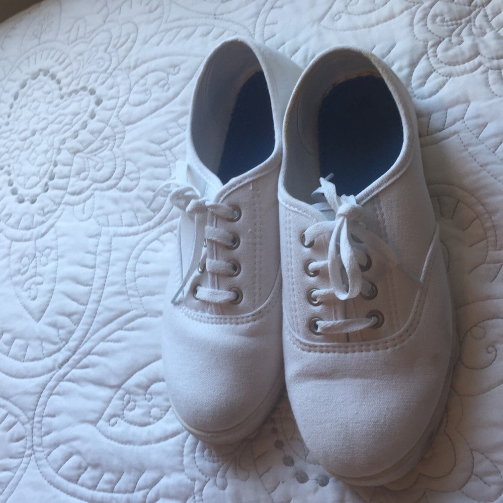 Shoes - Picture 2 of 3
